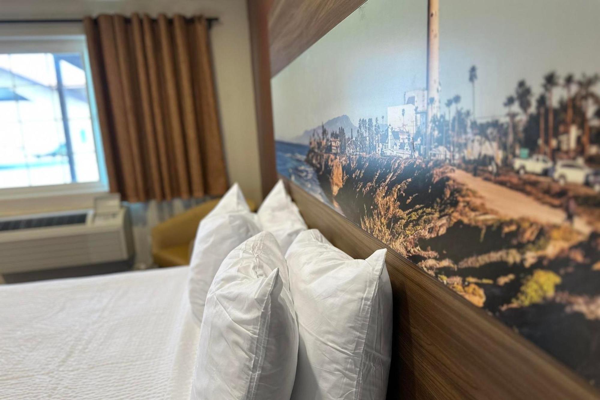 Hyland Inn Near Legoland Carlsbad Room photo